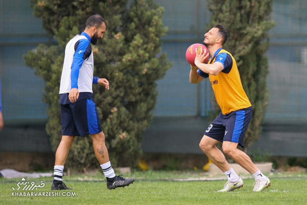 عکس| مهاجم استقلال تغییر رشته داد و بسکتبالیست شد