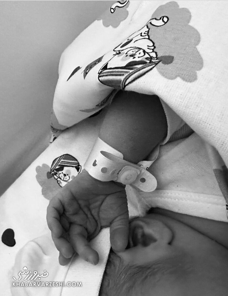 ستاره منچسترسیتی پدر شد/ انتشار اولین تصاویر از «کیس» و مادرش