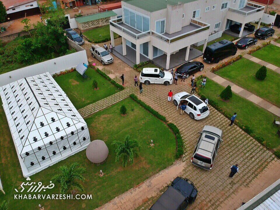 عمارت امانوئل آدبایور