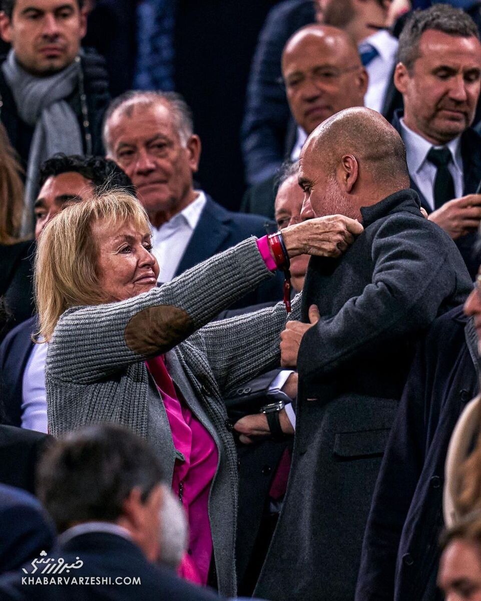 عکس| پشت پرده حضور گواردیولا در نوکمپ/ آغوش باز یک زن برای پپ