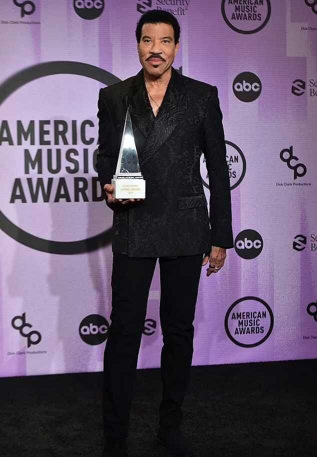 تصاویر| تاریخ مرگ کریس رونالدو و کیم کارداشیان/ پیشبینی عجیب با «ماشینحساب مرگ»!