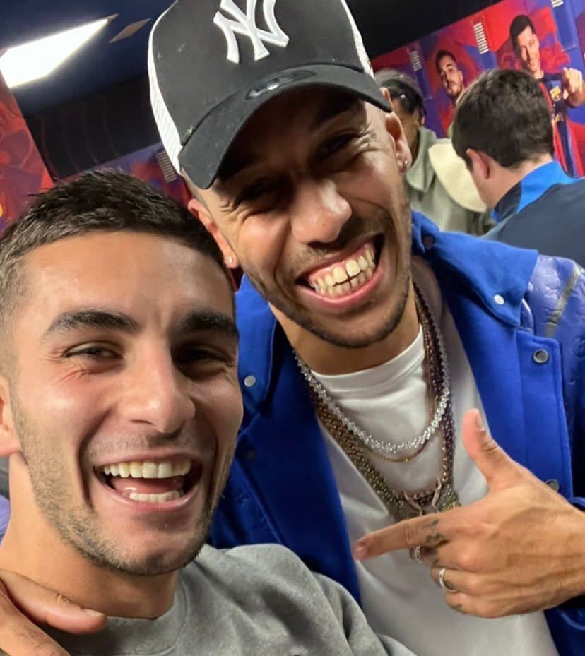 عکس | مهاجم آبی پوشان در یک قدمی اخراج