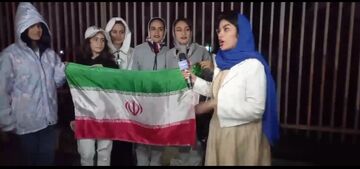 ویدیو| حضور زنان ایران بدون بلیت در جلوی درب ورزشگاه
