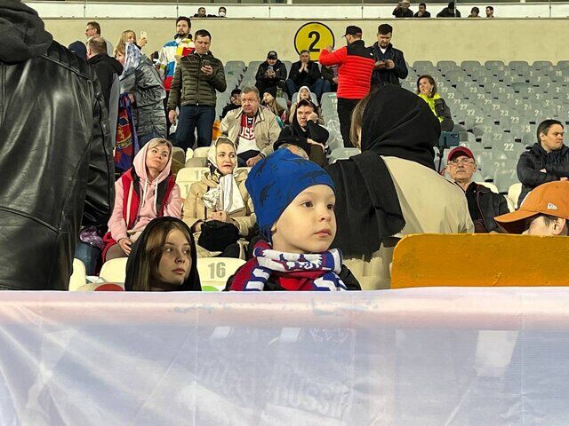 تصاویر زنان ایرانی و روسی در ورزشگاه آزادی