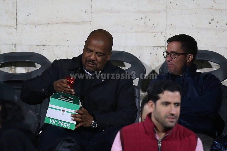 عکس| پوزخند پرسپولیسی ها به پک ویژه دریافتی در ورزشگاه آزادی