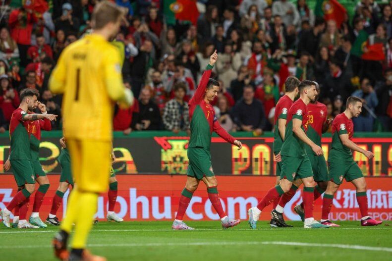 عکس| دزدی بی نتیجه کریس رونالدو در تیم ملی پرتغال!