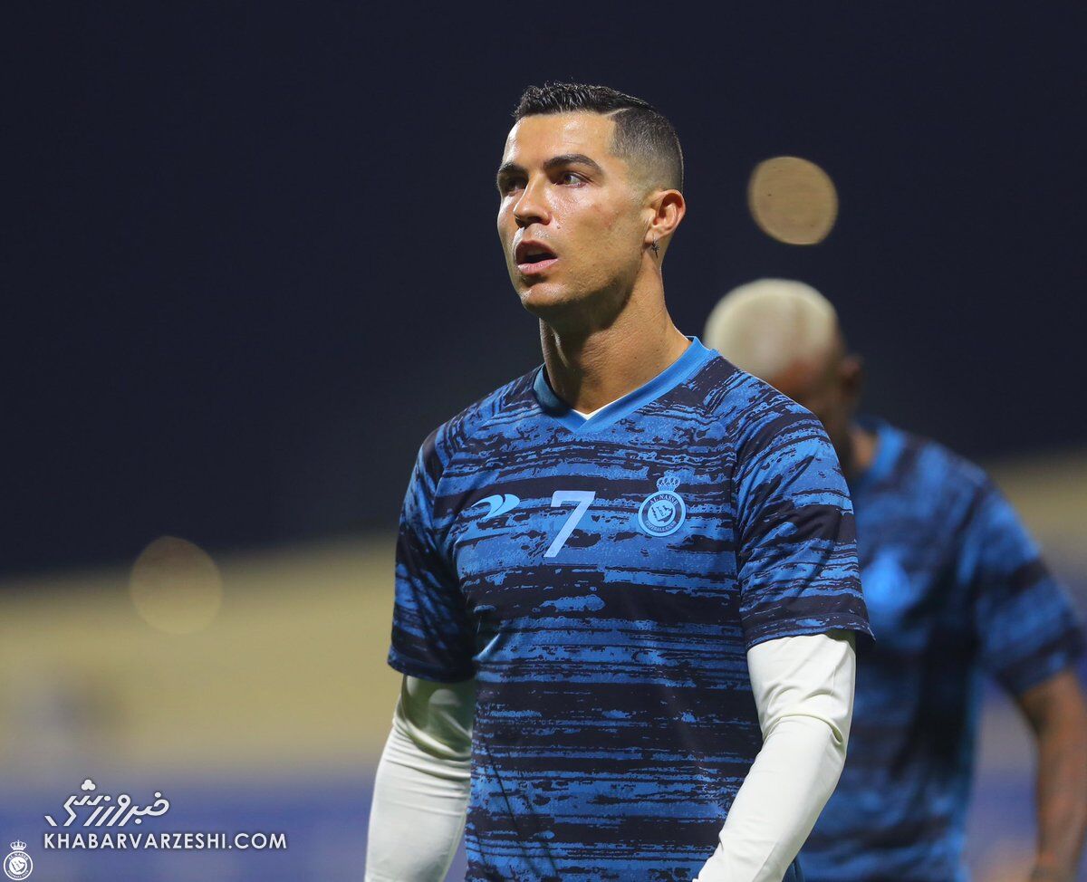 سورپرایز رونالدو در عربستان با زبان پرتغالی/ CR7 از حرکت این خبرنگار ذوق کرد +فیلم سورپرایز رونالدو در عربستان با زبان پرتغالی/ CR7 از حرکت این خبرنگار ذوق کرد +فیلم