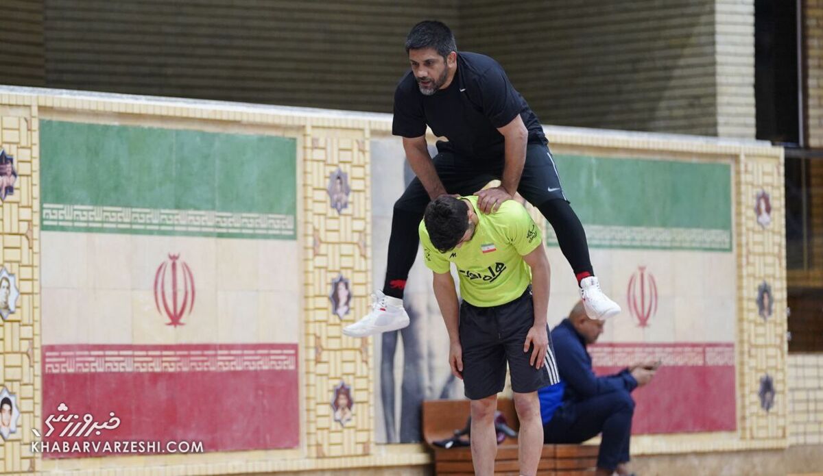عکس| حرکت عجیب علیرضا دبیر در اردوی تیم ملی کشتی
