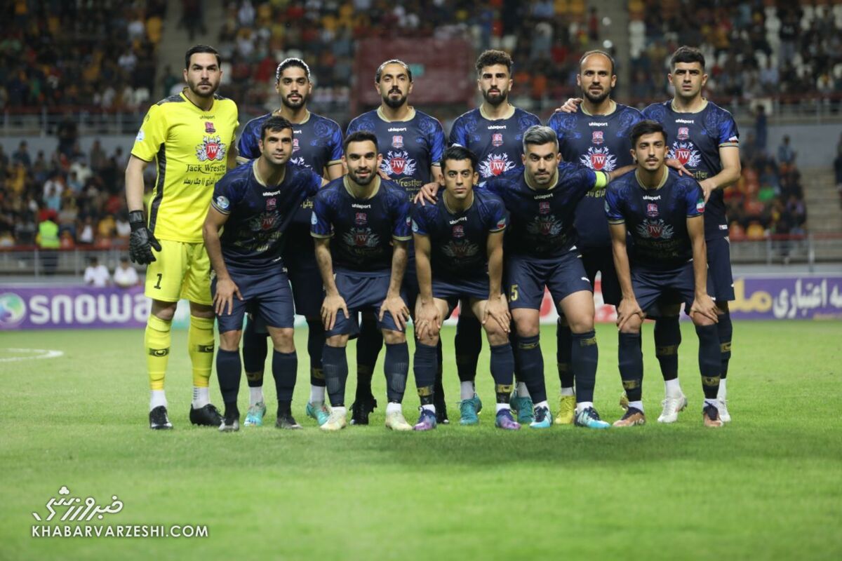 سرخها بر سر دوراهی ماندن و رفتن سرمربی پرسپولیسی/ اختلاف مدیریتی بین سرمربی و مدیرعامل بالا گرفت
