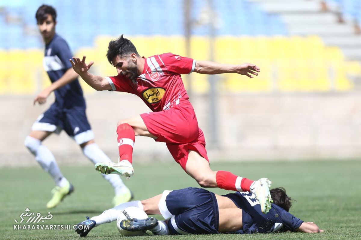 پرسپولیس و حسرت آن ۳ امتیاز کذایی/ گلمحمدی از دربی به قهرمانی می رسد