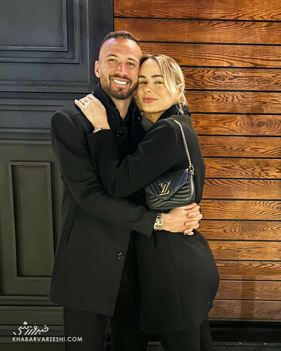 عکس| جشن بازیکن پرسپولیس در کنار یک زن در لاکچریترین رستوران تهران