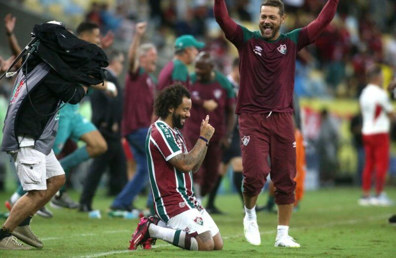 عکس| ستاره فوتبال با یک بازی قهرمان شد!/ جام جدید در ویترین افتخارات بازیکن سرشناس عکس| ستاره فوتبال با یک بازی قهرمان شد!/ جام جدید در ویترین افتخارات بازیکن سرشناس