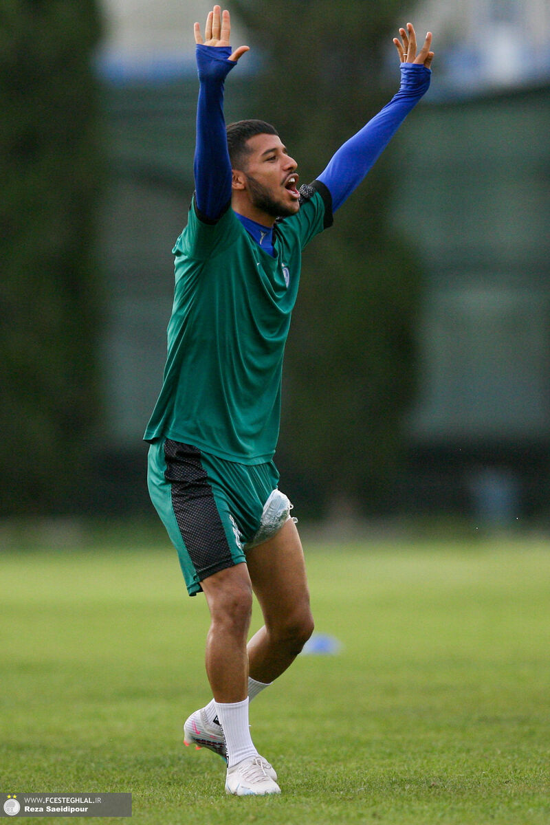 تصویری که استقلالیها را نگران کرد/ ستاره آبیها مصدوم شد