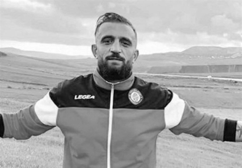 عکس| تنش و درگیری پس از مرگ یک فوتبالیست/ خودسوزی یک بازیکن جنجال‌ساز شد