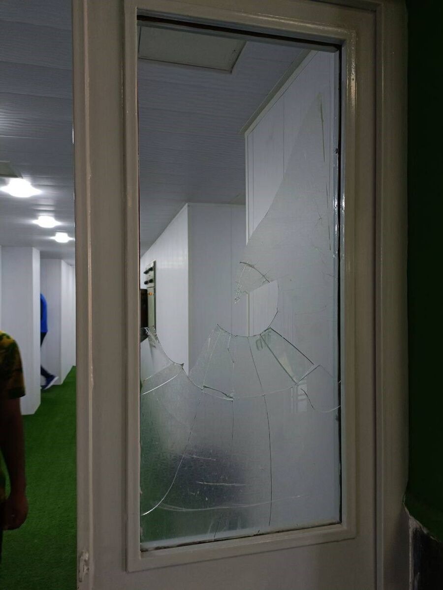 عکس| بازیکنان سابق استقلال و پرسپولیس در کمیته انضباطی/ آقایی شیشه رختکن را شکست