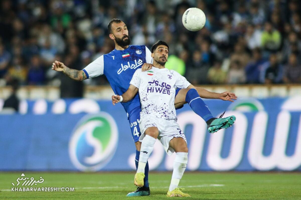 عکس| بازگشت به موقع ستاره استقلال/ خیال ساپینتو و آبیها راحت شد