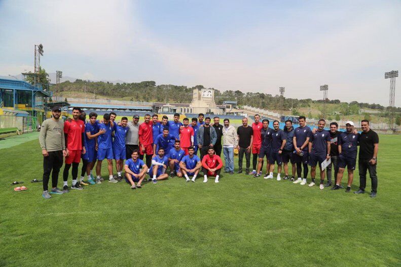 تصاویر| سورپرایز تیم لیگ برتری با حضور غیرمنتظره شهاب حسینی/ هنرپیشه برجسته با استایل متفاوت بمب روحیه شد!