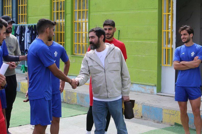 تصاویر| سورپرایز تیم لیگ برتری با حضور غیرمنتظره شهاب حسینی/ هنرپیشه برجسته با استایل متفاوت بمب روحیه شد!