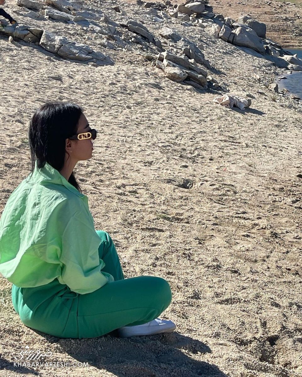 لباس عکس رونالدو و زنش در تخت خواب