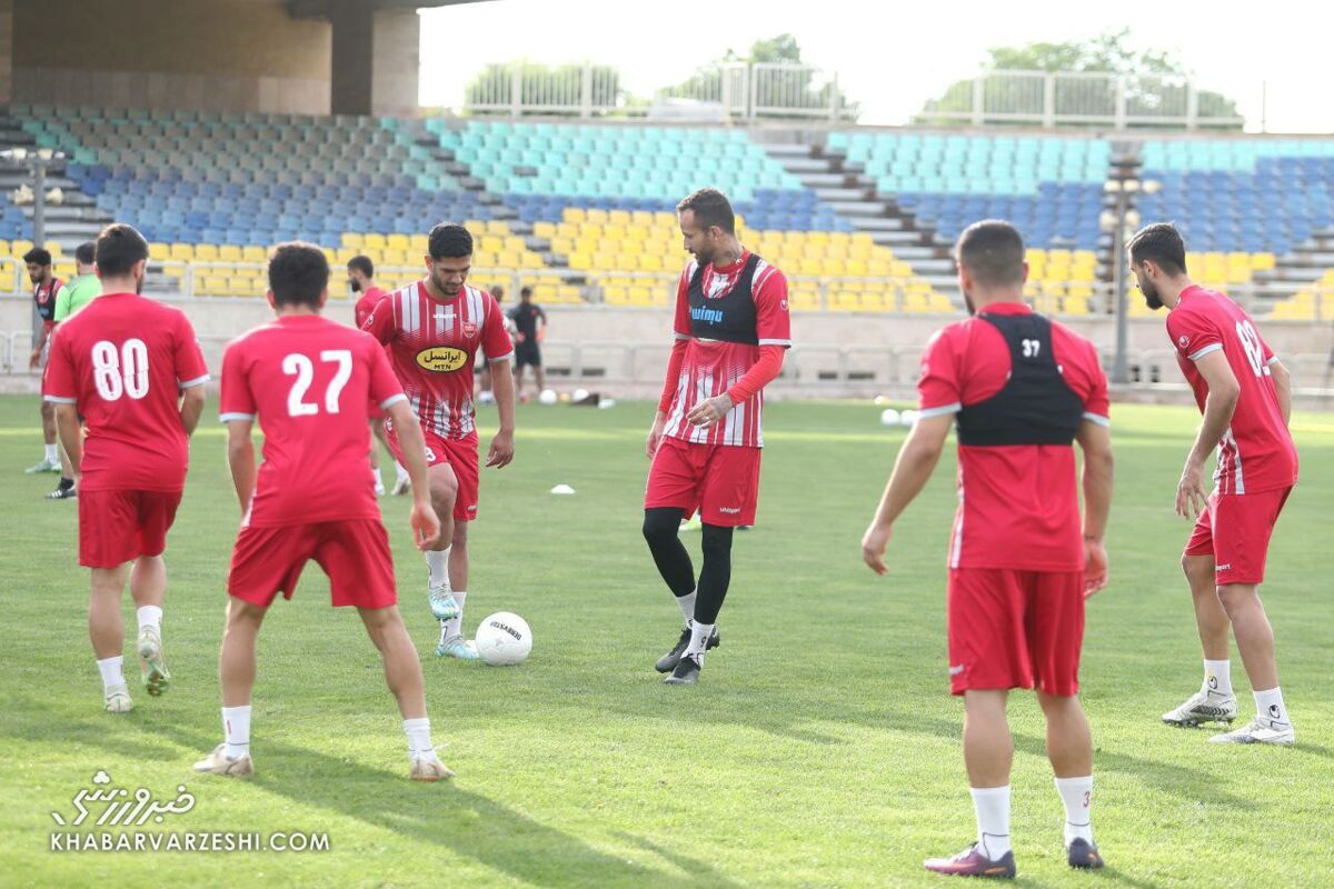 تصاویر| دوپینگ پرسپولیسیها قبل از دربی/ چهرههای محبوب و نامدار در تمرین سرخها