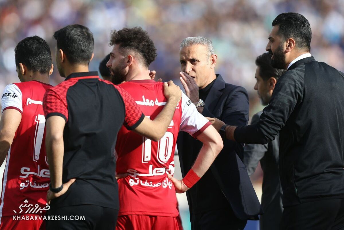 حرفهای گلمحمدی در حلقه اتحاد پرسپولیس در دربی فاش شد حرفهای گلمحمدی در حلقه اتحاد پرسپولیس در دربی فاش شد