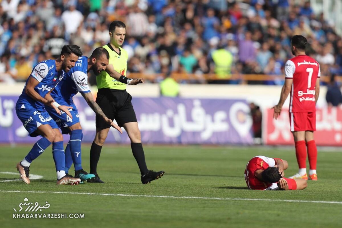 بازیکنان استقلال برای دربی فینال ثانیهشماری میکردند/ همچنان اصرار داریم داور خارجی برای دربی بیاید/ گلمحمدی نمیتواند تمرکز ساپینتو را به هم بریزد