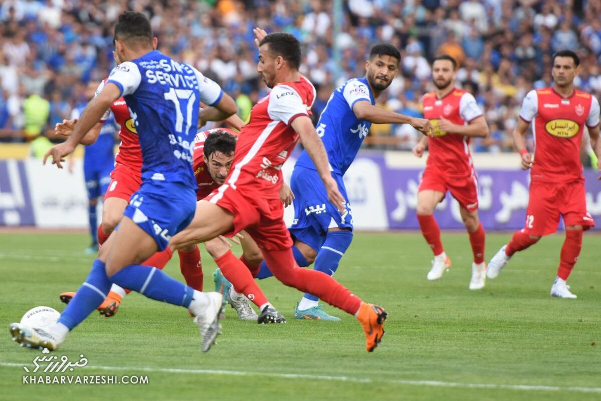 جنگ دربی میان استقلال و پرسپولیس بالا گرفت!/ تاریخ بازی استقلال عوض میشود؟ جنگ دربی میان استقلال و پرسپولیس بالا گرفت!/ تاریخ بازی استقلال عوض میشود؟