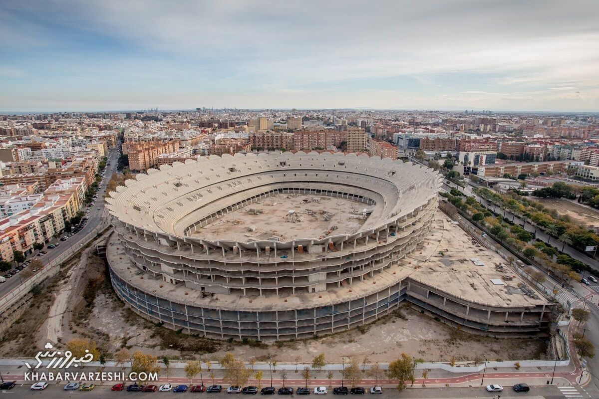 «بزرگ‌ترین استادیوم جهان» خاک می‌خورد/ پروژه بزرگی که باعث مرگ ۴ نفر شد