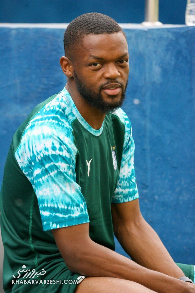 عکس| قاب خوشحال کننده برای استقلالیها/ نخستین تصویر از ستاره مصدوم پس از دربی