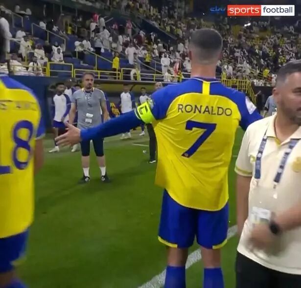 عکس| تصویر عجیب از حاشیه جدید رونالدو/ CR7 به سرمربی النصر حمله کرد!