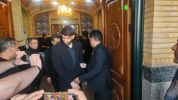 عکس| یحیی و بیرانوند در مجلس ختم مادر مجتبی حسینی