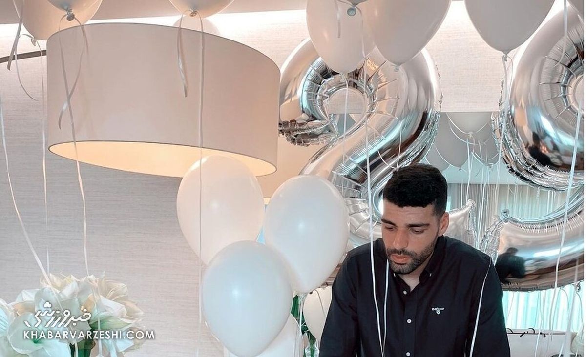 عکس| تصاویر لو رفته از جشن خصوصی مهدی طارمی/ مهاجم پورتو اولین تولد زندگی متاهلی را جشن گرفت