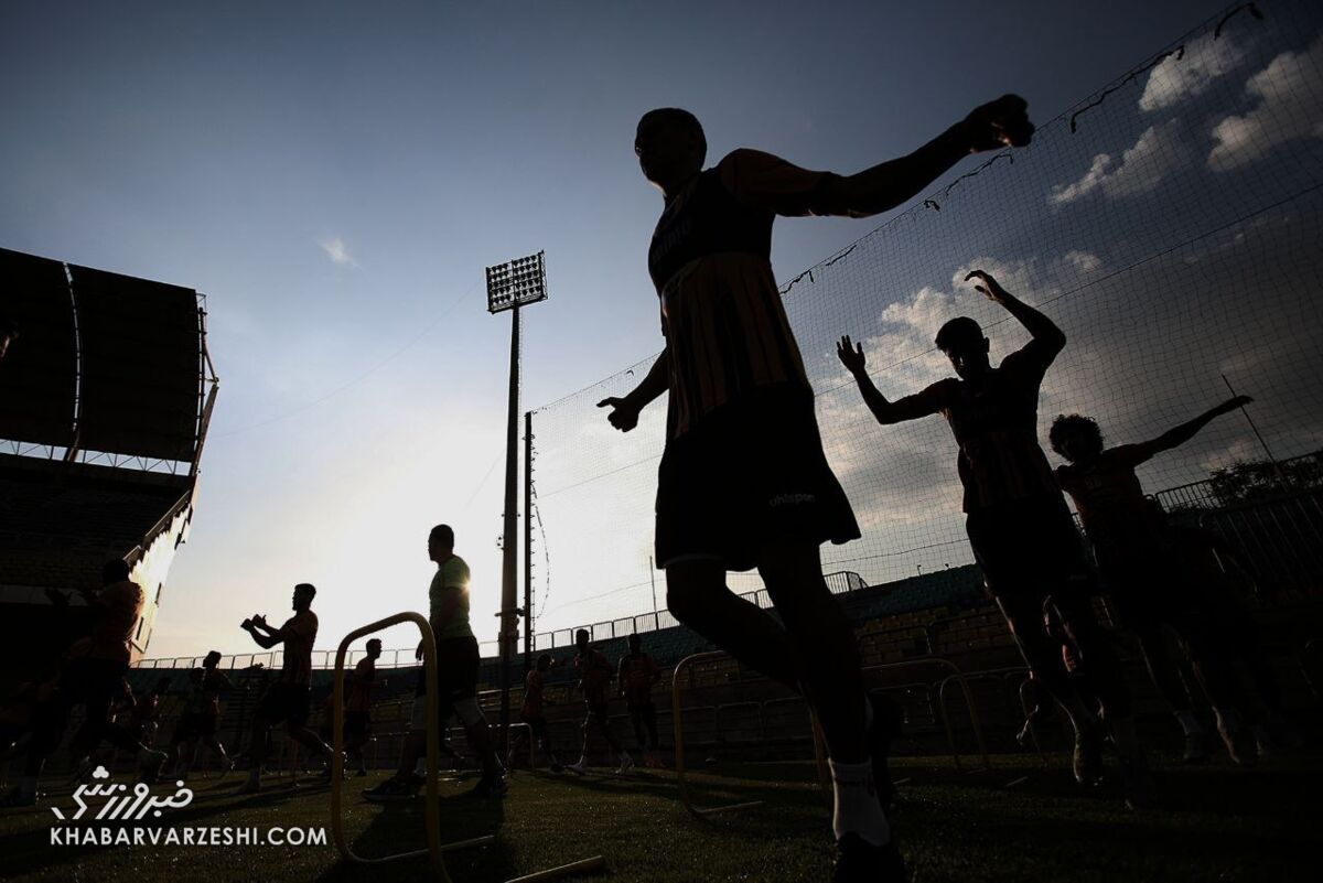 تصاویر| کُریخوانی دستهجمعی پرسپولیسیها/ فضای سرخها با کریم باقری و سید جلال حسینی عوض شد! تصاویر| کُریخوانی دستهجمعی پرسپولیسیها/ فضای سرخها با کریم باقری و سید جلال حسینی عوض شد!