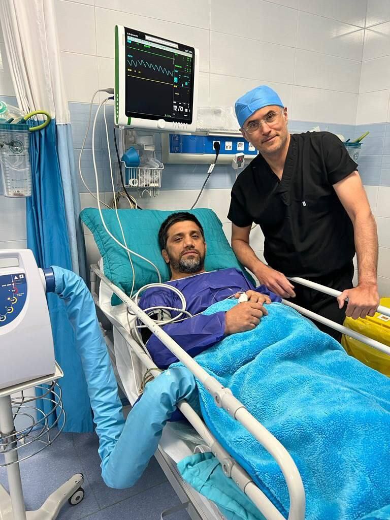 عکس| علیرضا دبیر در بیمارستان بستری شد
