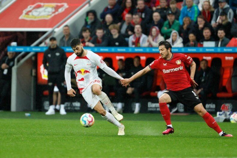 تصویری شگفت انگیز از سردار آزمون در آلمان/ عاشقانه ستاره ایرانی و پدیده جام جهانی