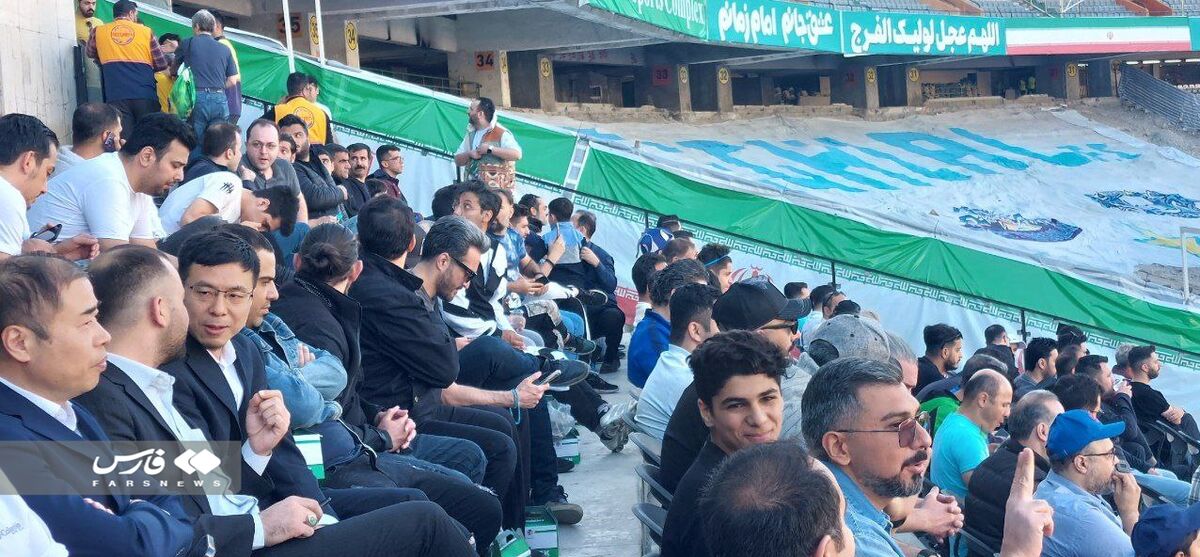 عکس| مشتری چینی استقلال وسط آزادی شکار شد/ تعویض طلایی رایکوف، تماشاگر تیم ساپینتو