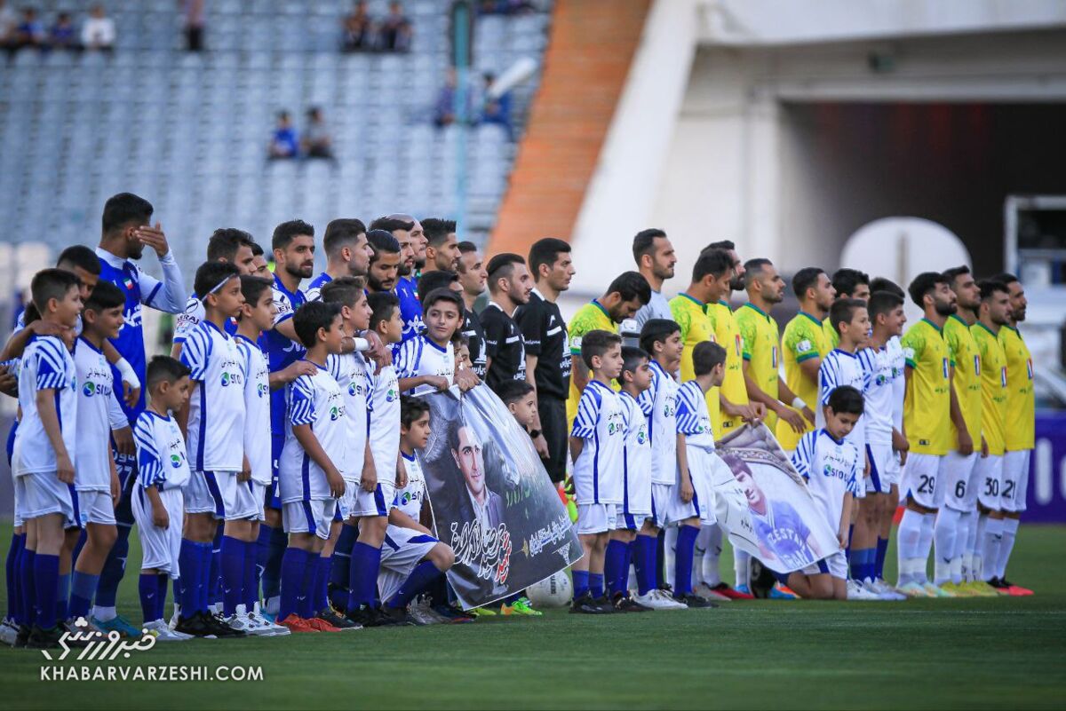 عکس| محبوبیت بیش از حد ستاره استقلال/ اتفاق عجیب پیش از دیدار آبیها مقابل حریف آبادانی