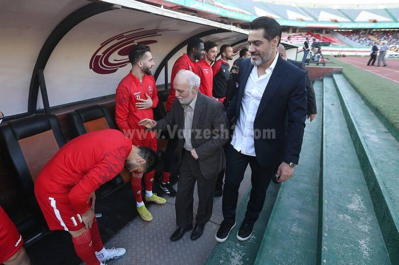 عکس| اقدام تحسین برانگیز کاپیتان نیمکتنشین پرسپولیس/ کمال به تاریخ سرخها تعظیم کرد!