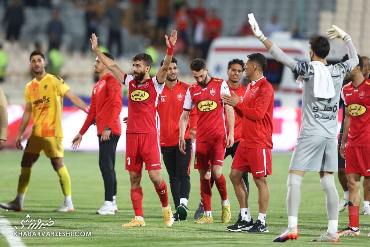 گلگهر و نساجی مهمتر از استقلال و سپاهان هستند/ پرسپولیس وقت اضافی برای جواب دادن به رقیبان پایینتر از خودش ندارد!