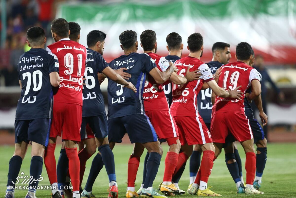 عجیب اما واقعی؛ دو باشگاه سرشناس از فوتبال ایران کنار میروند! عجیب اما واقعی؛ دو باشگاه سرشناس از فوتبال ایران کنار میروند!