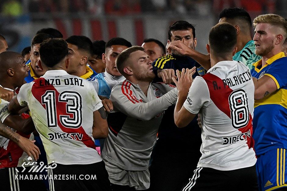 تصاویر| ۷ اخراجی در پرتماشاگرترین نبرد قرن/ سوپرکلاسیکوی فوق جنجالی