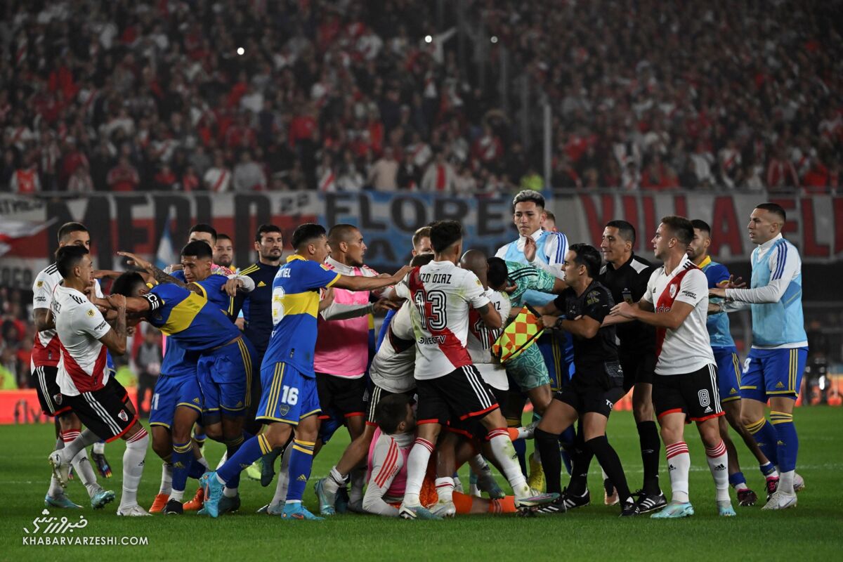 تصاویر| ۷ اخراجی در پرتماشاگرترین نبرد قرن/ سوپرکلاسیکوی فوق جنجالی