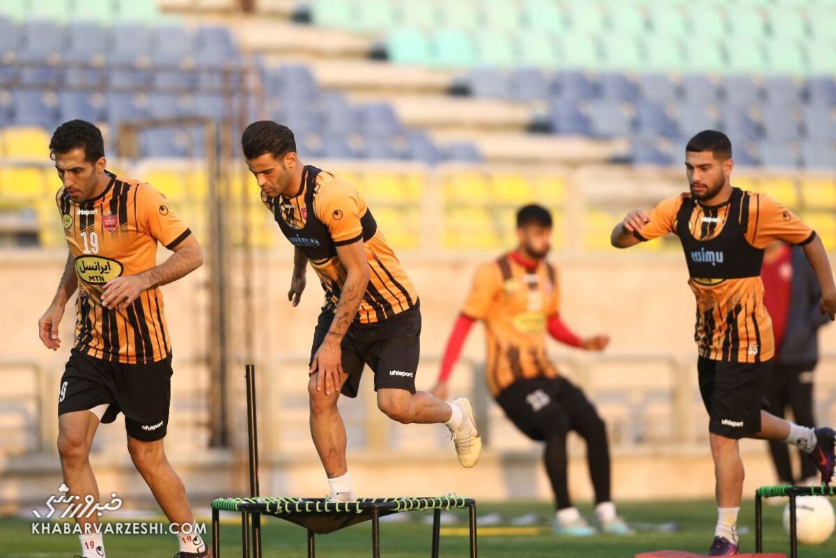 بازیکنان پرسپولیس به اردو رفتند/ یحیی یک ستاره را از لیست خط زد