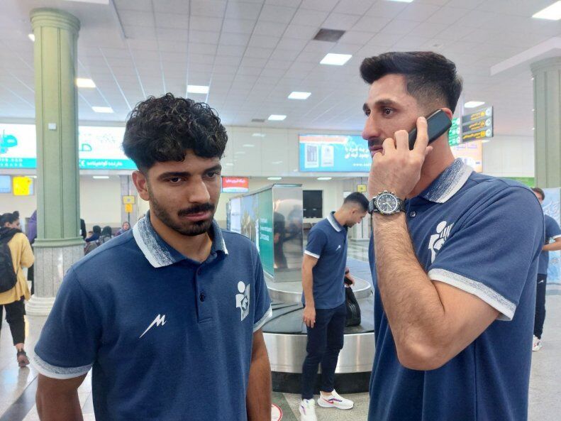 عکس| تلفنهمراه عجیب گلر استقلالی/ راهکار جالب رشید برای بازگشت به روزهای اوج