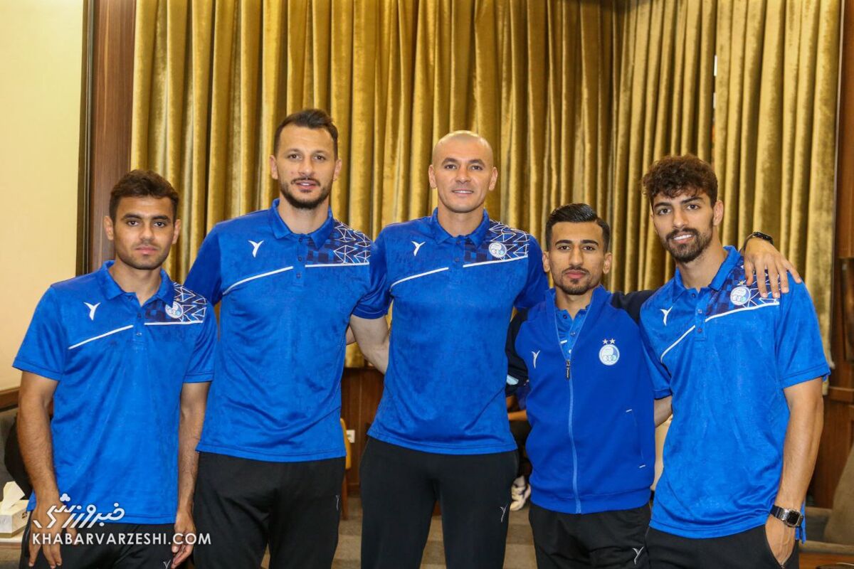 عکس| لباس عجیب استقلالیها/ خود آبیها هم اعتقادی به ستاره ندارند!