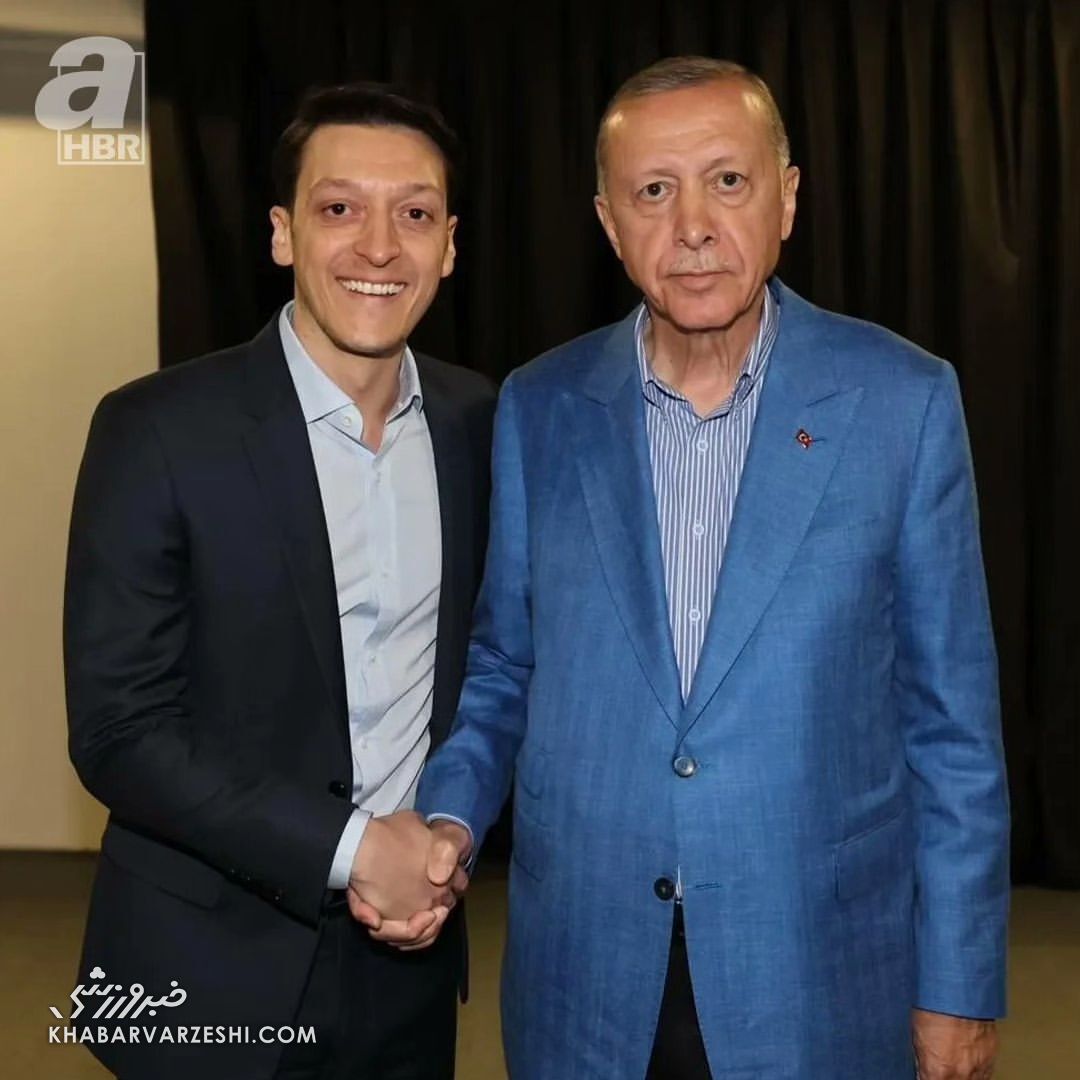 عکس| حمایت ستاره دنیای فوتبال از رئیس جمهور جنجالی/ اوزیل در ستاد انتخاباتی اردوغان