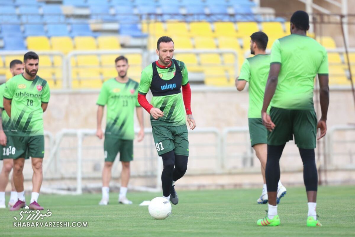 غیبت عجیب یک بازیکن در جشن قهرمانی پرسپولیس/ این بازیکن برای همیشه رفت؟ پریرا در تمرین پرسپولیس