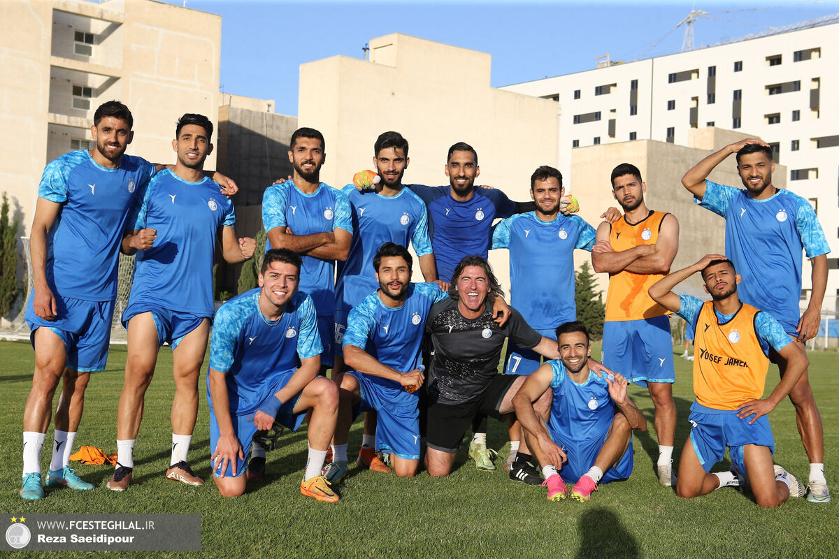 عکس| ژست عجیب ستارههای استقلال در عکس تیمی