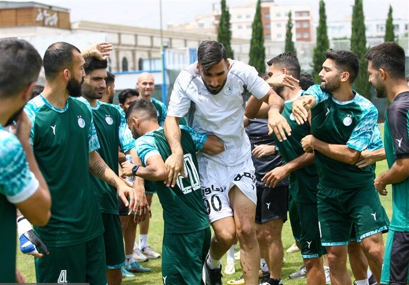 عکس| کتک خوردن بازیکن استقلال در تمرین امروز