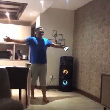 عکس | خوشحالی مهرداد میناوند از قهرمانی پرسپولیس